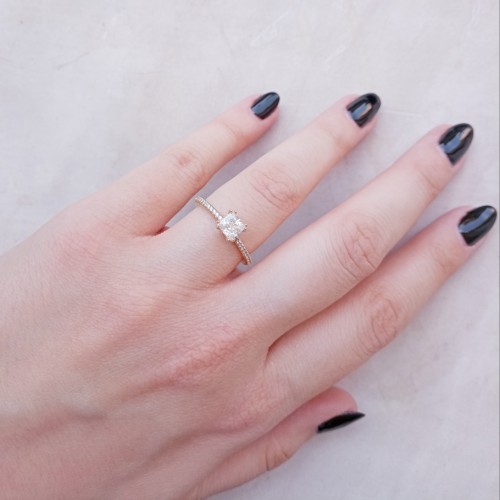 Χρυσό μονόπετρο δαχτυλίδι Κ14 με καρέ ζιργκόν