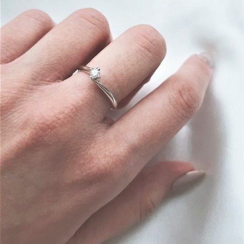 Λευκόχρυσο δαχτυλίδι μονόπετρο Κ18 με διαμάντι