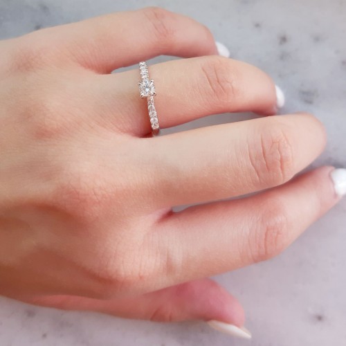 Λευκόχρυσο δαχτυλίδι μονόπετρο Κ18 με διαμάντια