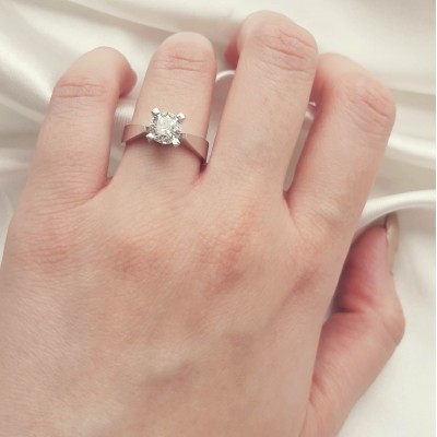 Λευκόχρυσο μονόπετρο δαχτυλίδι Κ14 με ζιργκόν