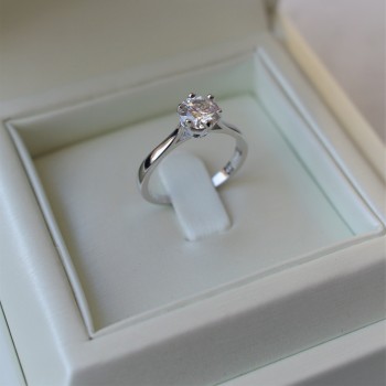 Λευκόχρυσο μονόπετρο δαχτυλίδι Κ18 με μοϊσανίτη