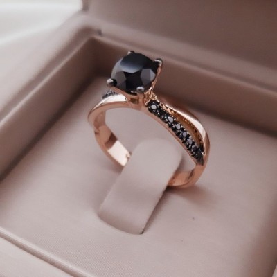 Μονόπετρο δαχτυλίδι από ροζ χρυσό Κ18 με black diamonds