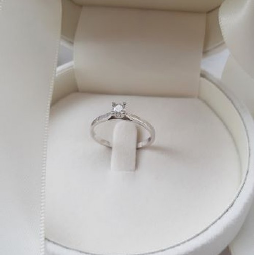 Λευκόχρυσο δαχτυλίδι μονόπετρο Κ18 με διαμάντι