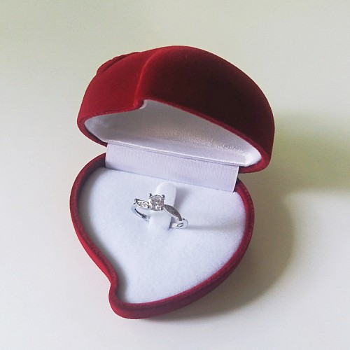 Λευκόχρυσο μονόπετρο δαχτυλίδι Κ14 με ζιργκόν