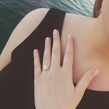 Ασημένιο επιχρυσωμένο μονόπετρο δαχτυλίδι 925 με ζιργκόν