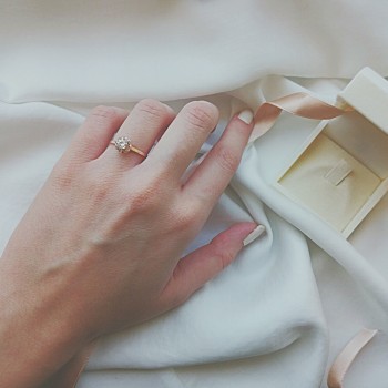 Μονόπετρο δαχτυλίδι από ροζ χρυσό Κ14 με ζιργκόν