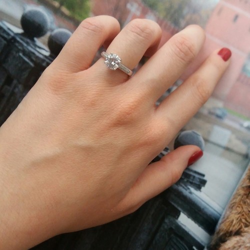 Ασημένιο μονόπετρο δαχτυλίδι 925