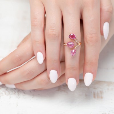 Δαχτυλίδι από ροζ χρυσό Κ18 με ορυκτά ζαφείρια και brilliant