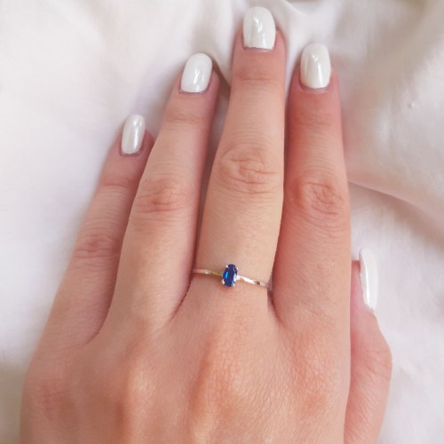 Λευκόχρυσο δαχτυλίδι Κ14 με μπλε ζιργκόν