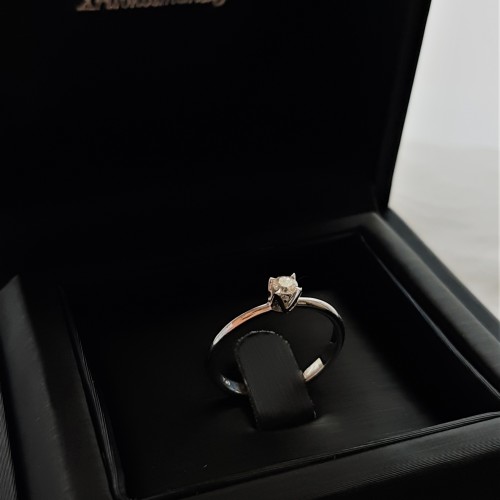 Λευκόχρυσο δαχτυλίδι μονόπετρο Κ18 με διαμάντι