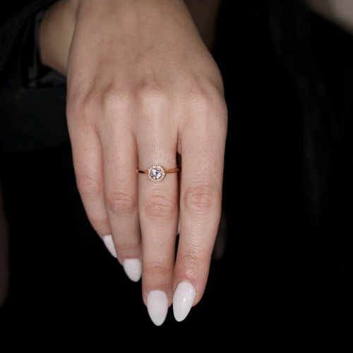 Ροζ χρυσό δαχτυλίδι Κ18 με τοπάζι και brilliant