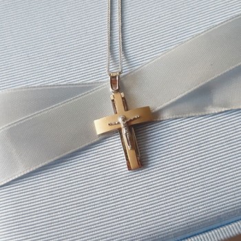 Μασίφ χρυσός σταυρός με τον Εσταυρωμένο Κ14 με αλυσίδα