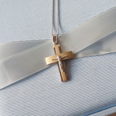 Μασίφ χρυσός σταυρός με τον Εσταυρωμένο Κ14 με αλυσίδα