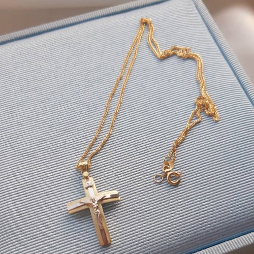 Μασίφ δίχρωμος σταυρός με τον Εσταυρωμένο Κ14 με αλυσίδα