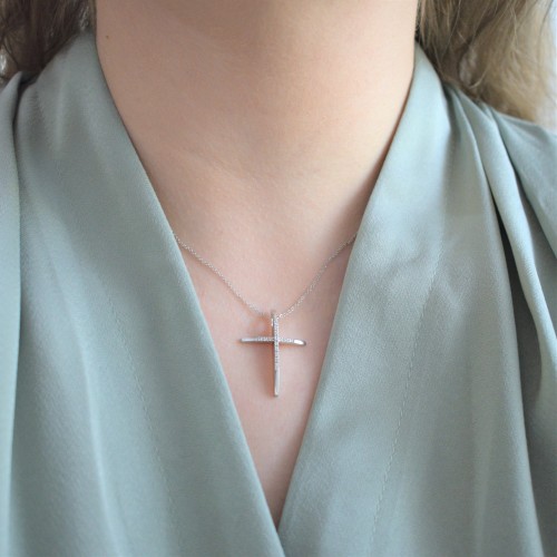 Λευκόχρυσος σταυρός Κ18 με διαμάντια και αλυσίδα